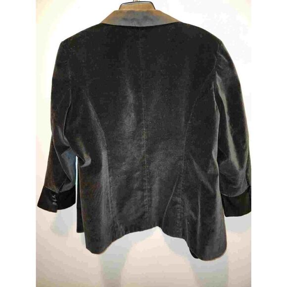 Suzanne Somers Suit  - Picture 4 of 11